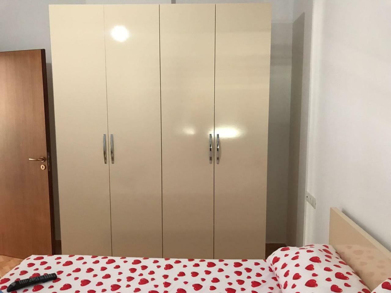 Residence Giulia Vlorë Buitenkant foto